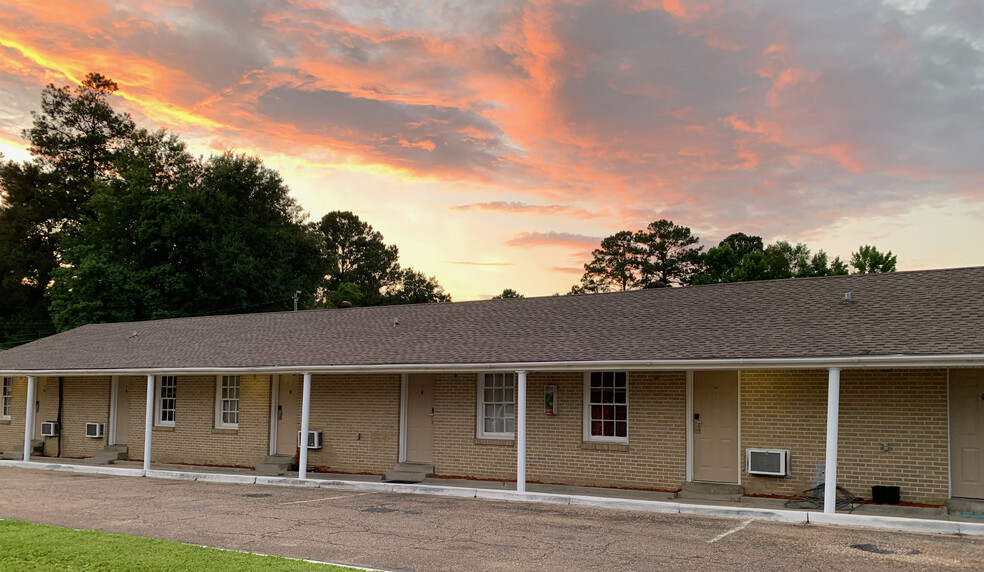 1921 Highway 13 N, Columbia, MS for sale - Building Photo - Image 1 of 1