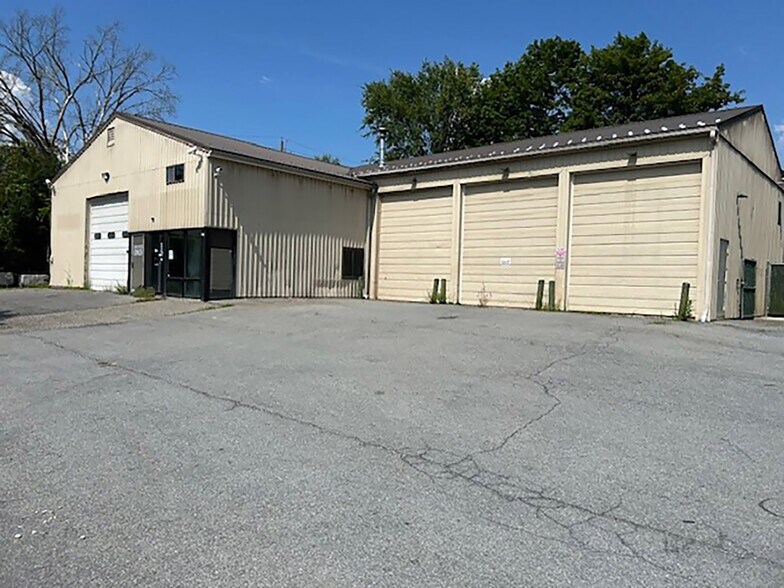 1581 Route 211 E, Middletown, NY à vendre - Photo du bâtiment - Image 1 de 1