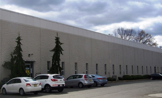 122 Tices Ln, East Brunswick, NJ for lease - Building Photo - Image 2 of 6