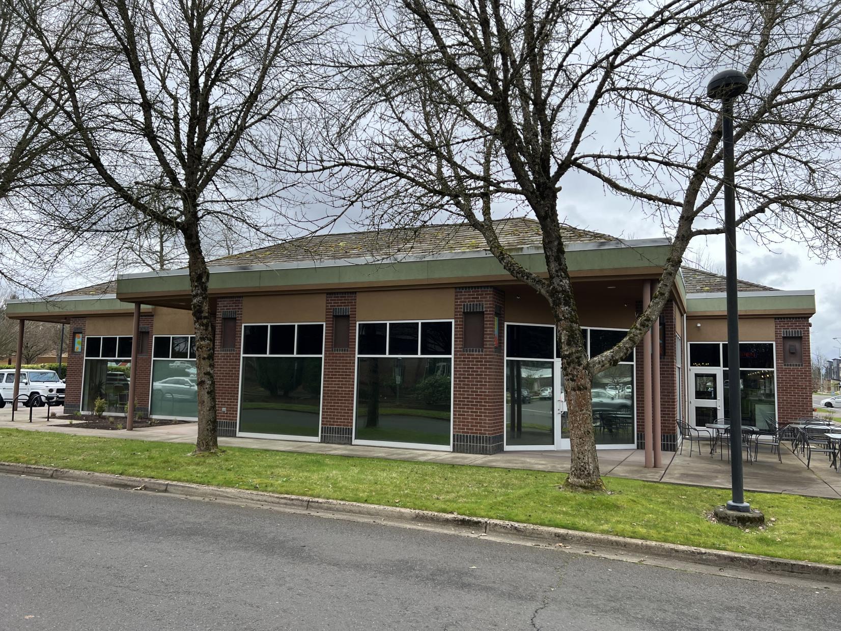 2840 Crescent Ave, Eugene, OR for lease Building Photo- Image 1 of 6