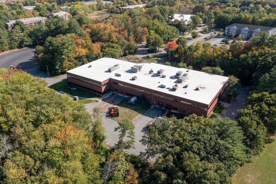 6 Riverside Dr, Andover, MA à louer - Photo du bâtiment - Image 3 de 28