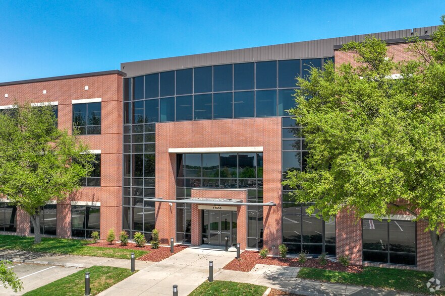 17655 Waterview Pky, Dallas, TX for sale - Building Photo - Image 3 of 14