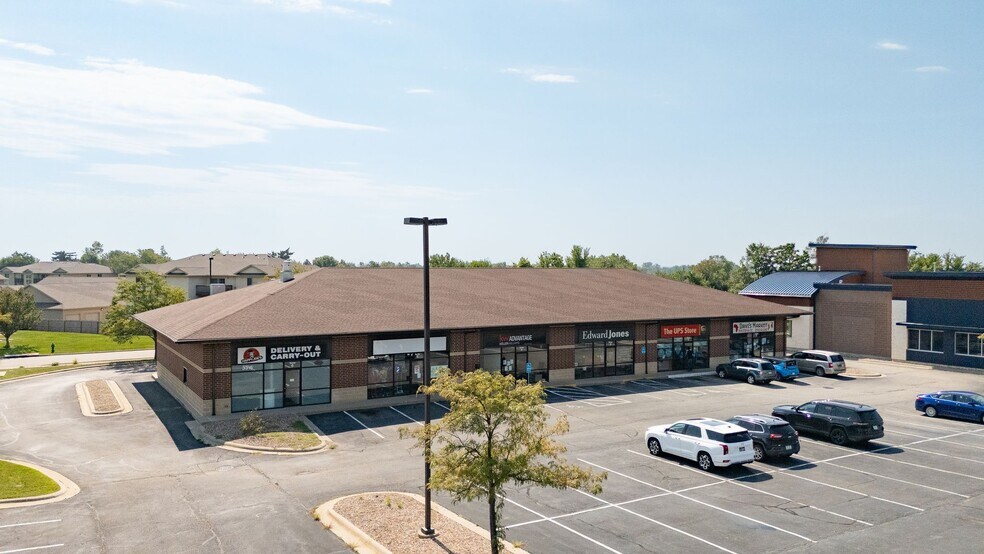 3315 SW Williams Blvd, Cedar Rapids, IA à louer - Photo du bâtiment - Image 2 de 18