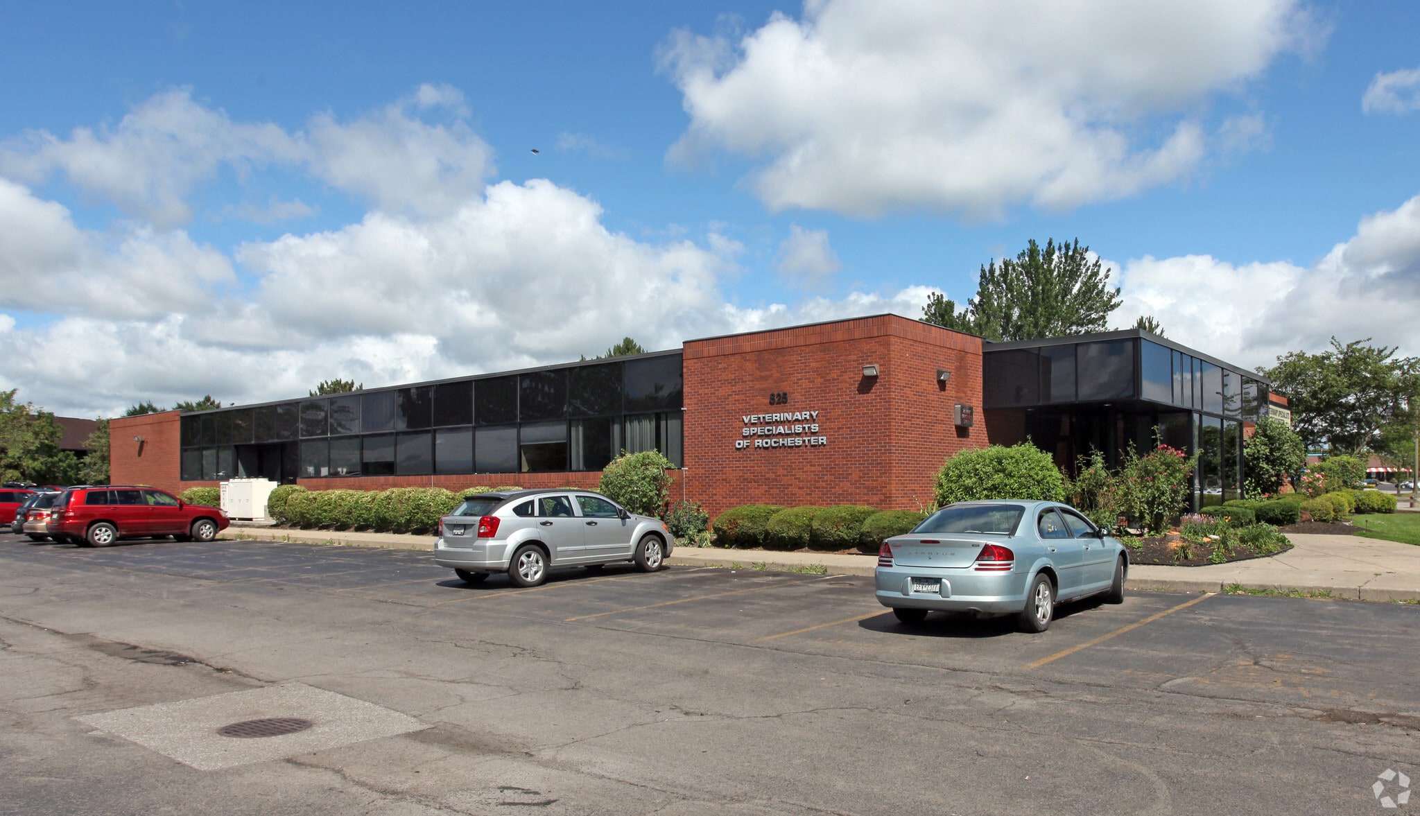 825 E White Spruce Blvd, Henrietta, NY for lease Building Photo- Image 1 of 20
