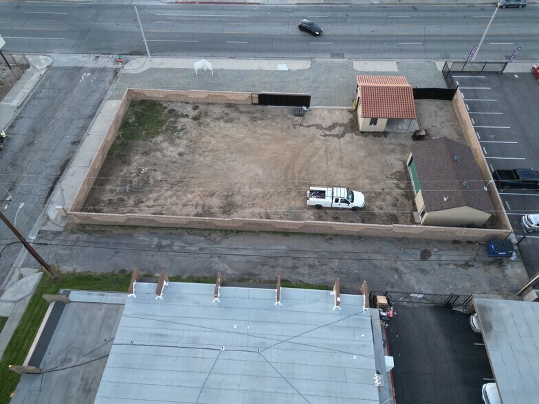 4253 N Sierra Way, San Bernardino, CA à vendre - Photo du bâtiment - Image 3 de 12