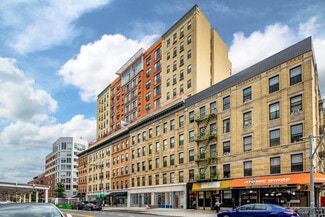 Plus de détails pour 2100 Frederick Douglass Blvd, New York, NY - Commerce de détail à louer