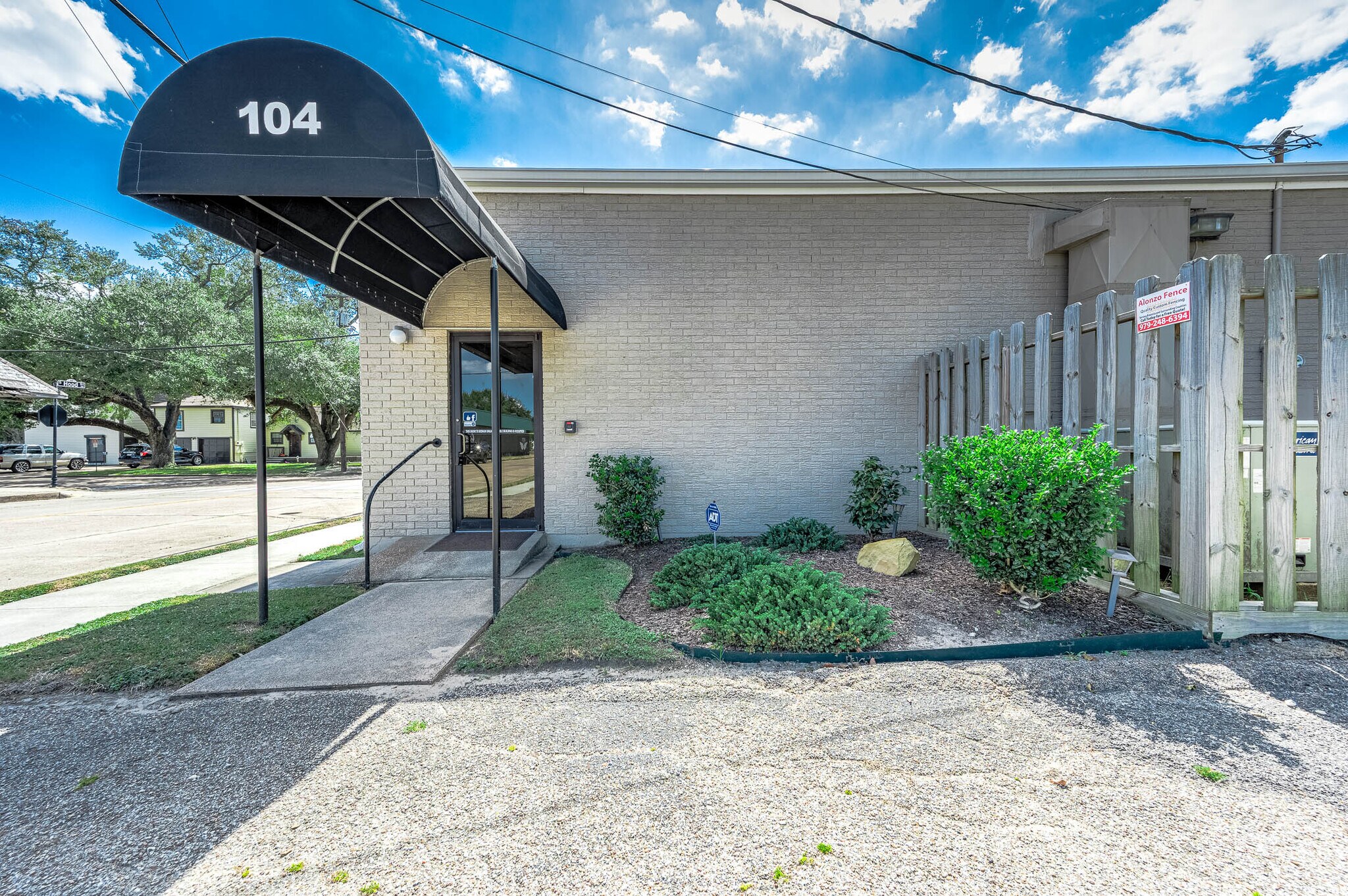 104 S Hood St, Alvin, TX for sale Building Photo- Image 1 of 39