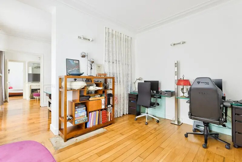 Multifamily in Paris for sale - Interior Photo - Image 3 of 7