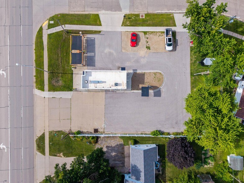 1803 S Center St, Marshalltown, IA à vendre - Photo du bâtiment - Image 3 de 33