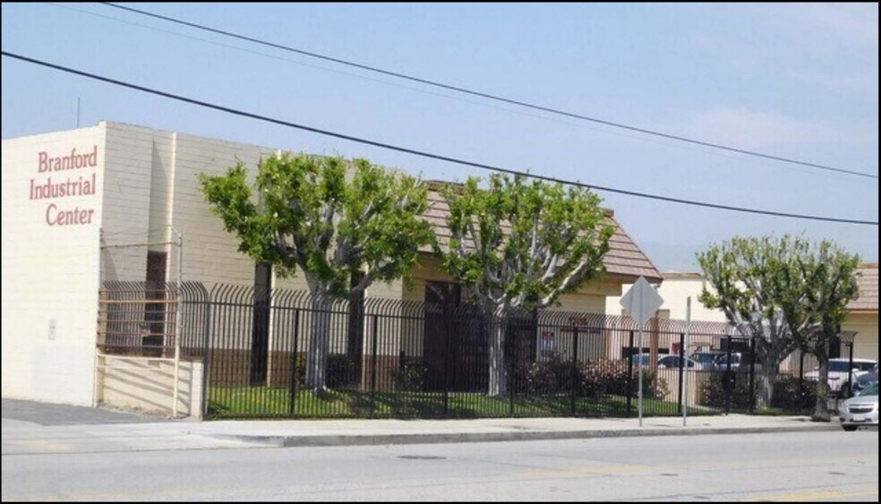 12455 Branford St, Pacoima, CA à louer - Photo du bâtiment - Image 2 de 20