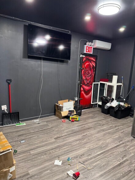 527 Nostrand Ave, Brooklyn, NY à louer - Photo du bâtiment - Image 2 de 6