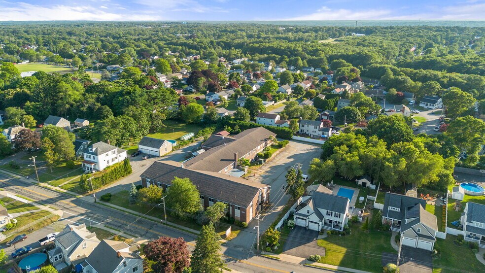 1123 Rockdale Ave, New Bedford, MA à vendre - Photo du bâtiment - Image 2 de 62