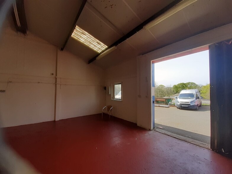 Stable Hobba Industrial Estate Est, Penzance for lease - Primary Photo - Image 1 of 12