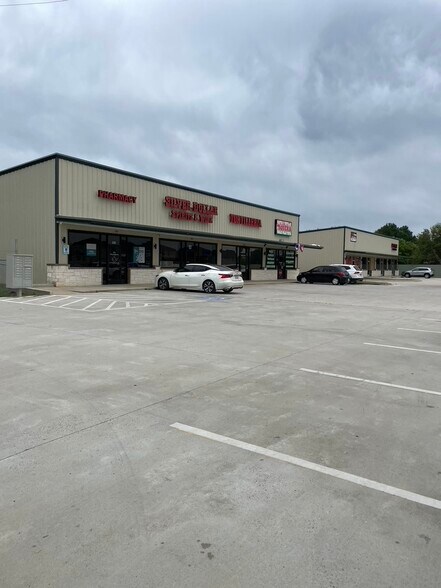 18700 Becker Rd, Hockley, TX à louer - Photo du bâtiment - Image 2 de 8