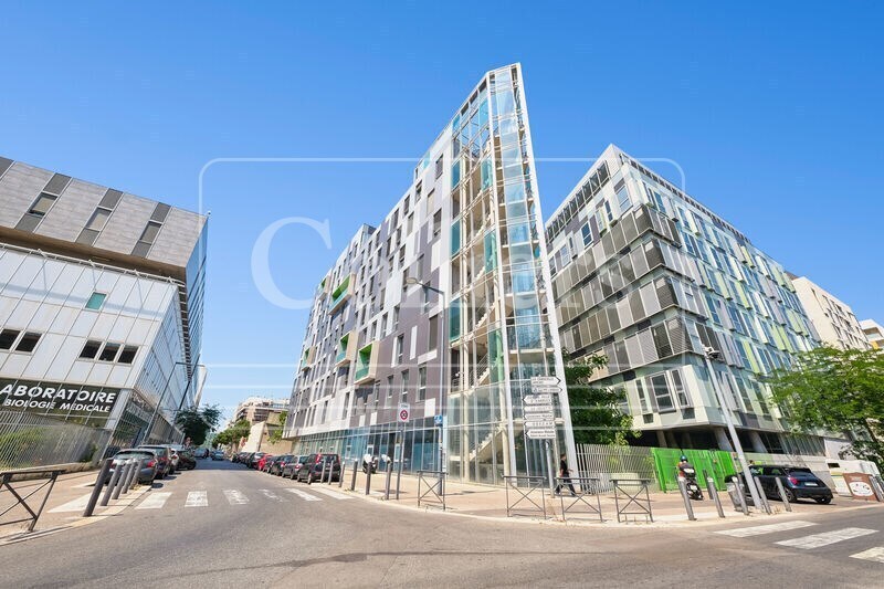 42 Rue De Ruffi, Marseille à louer - Photo du bâtiment - Image 3 de 15