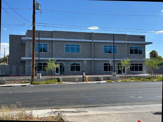 Plus de détails pour 4055 E Patrick Ln, Las Vegas, NV - Industriel à louer