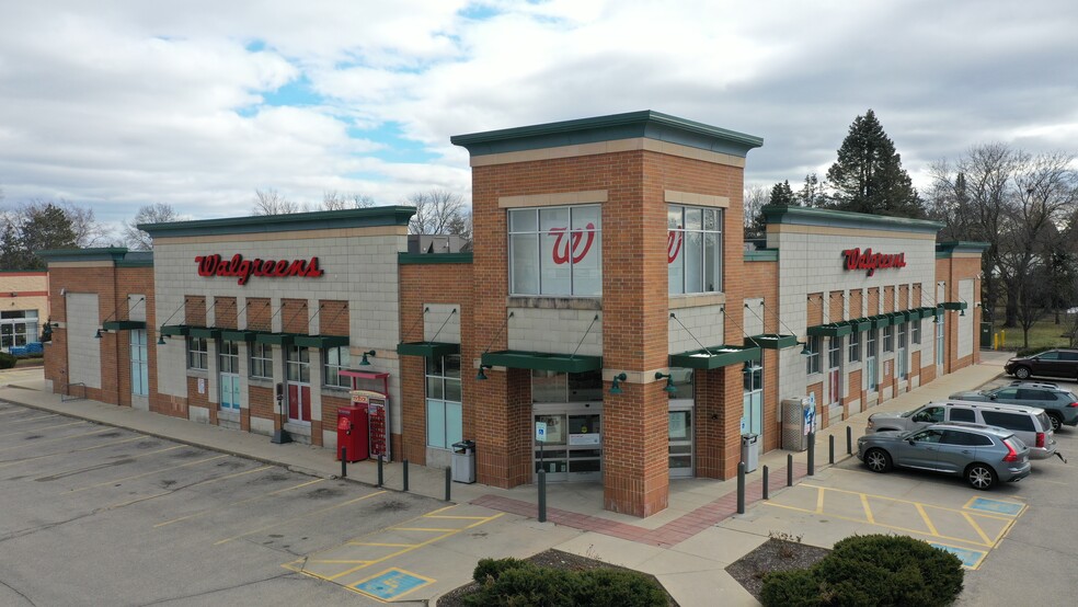 812 N Main St, Lake Mills, WI for sale - Building Photo - Image 1 of 1