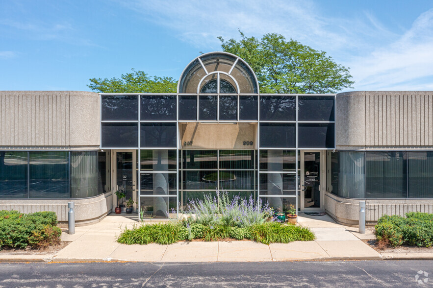 3100 Dundee Rd, Northbrook, IL for lease - Building Photo - Image 3 of 4