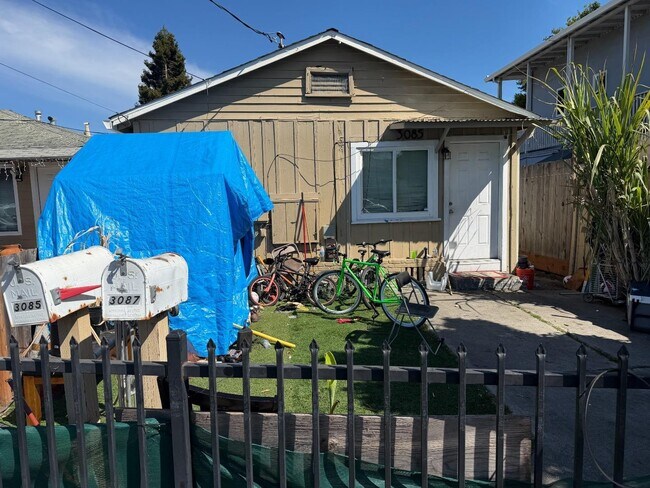 More details for 3085 Williams Ave, Redwood City, CA - Multifamily for Sale