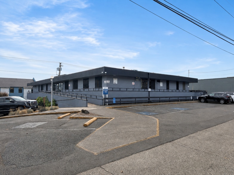 2460 Willamette St, Eugene, OR for lease - Building Photo - Image 2 of 2