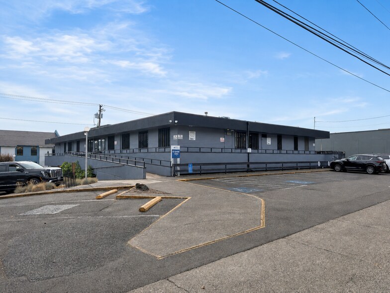 2460 Willamette St, Eugene, OR à louer - Photo du bâtiment - Image 2 de 2
