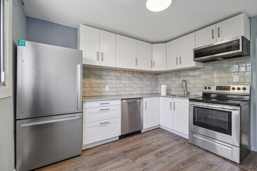 336 Boul Curé-Poirier E, Longueuil, QC à vendre - Photo du bâtiment - Image 3 de 14