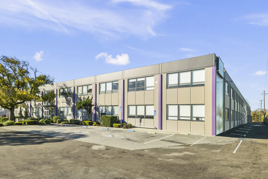 1089 Mills Way, Redwood City, CA for lease - Building Photo - Image 2 of 7