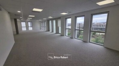 Office in Lyon for lease Interior Photo- Image 1 of 10