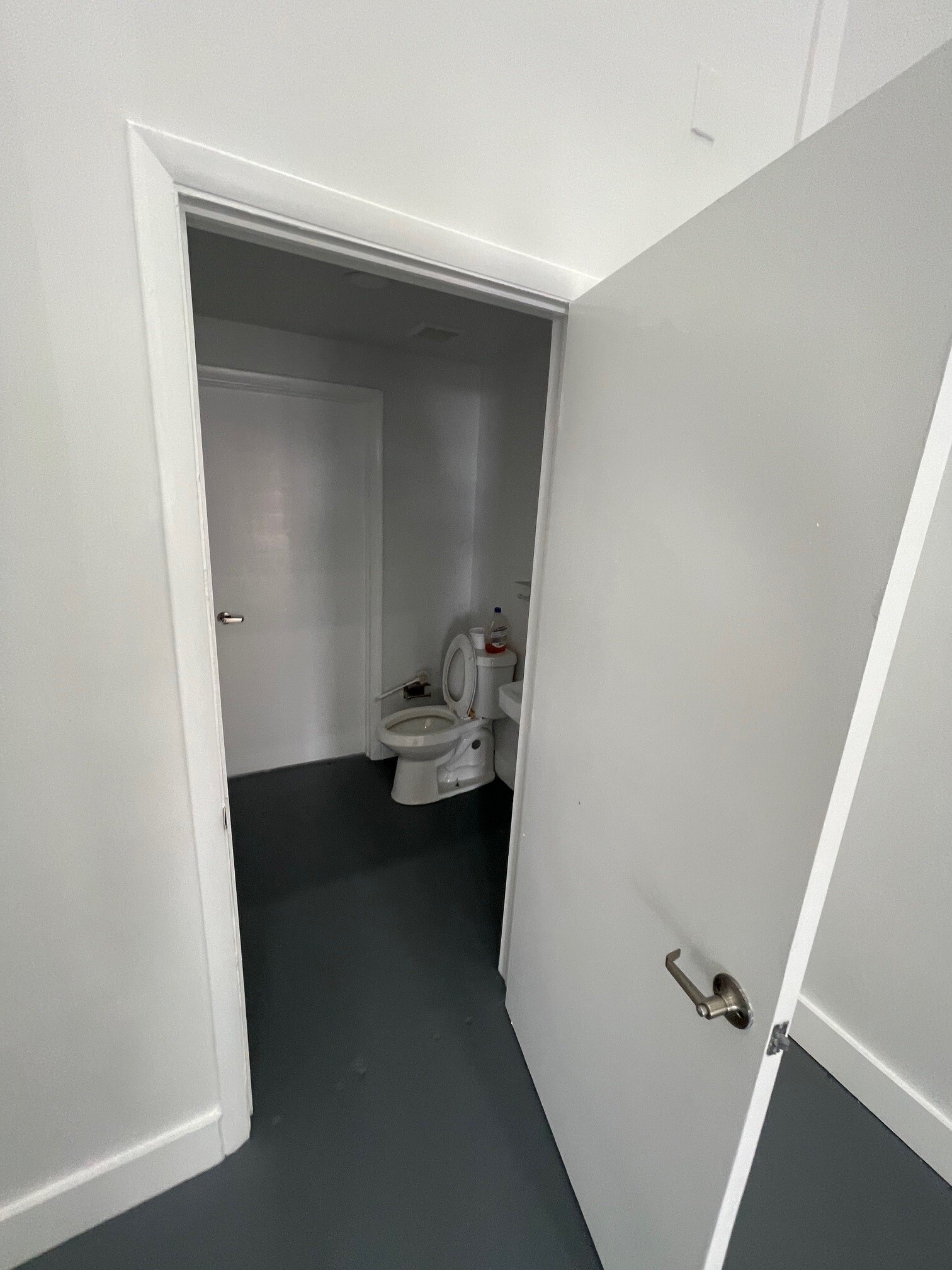 6450-6464 NW 77th Ct, Miami, FL for lease Interior Photo- Image 1 of 4