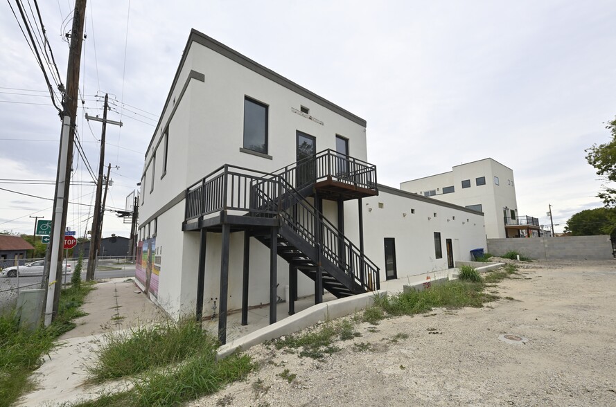 2601 S Flores St, San Antonio, TX for sale - Building Photo - Image 1 of 1