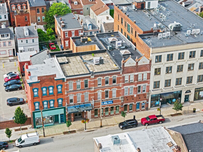 1710-1712 E Carson St, Pittsburgh, PA à louer - Photo du bâtiment - Image 2 de 10