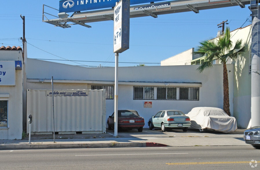 2855 S Robertson Blvd, Los Angeles, CA à vendre - Photo du bâtiment - Image 3 de 11