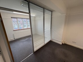 22 Hill Av, Amersham for lease Building Photo- Image 1 of 3