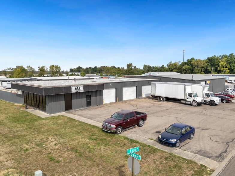 4365 Gibson Dr, Tipp City, OH à vendre - Photo du bâtiment - Image 3 de 25