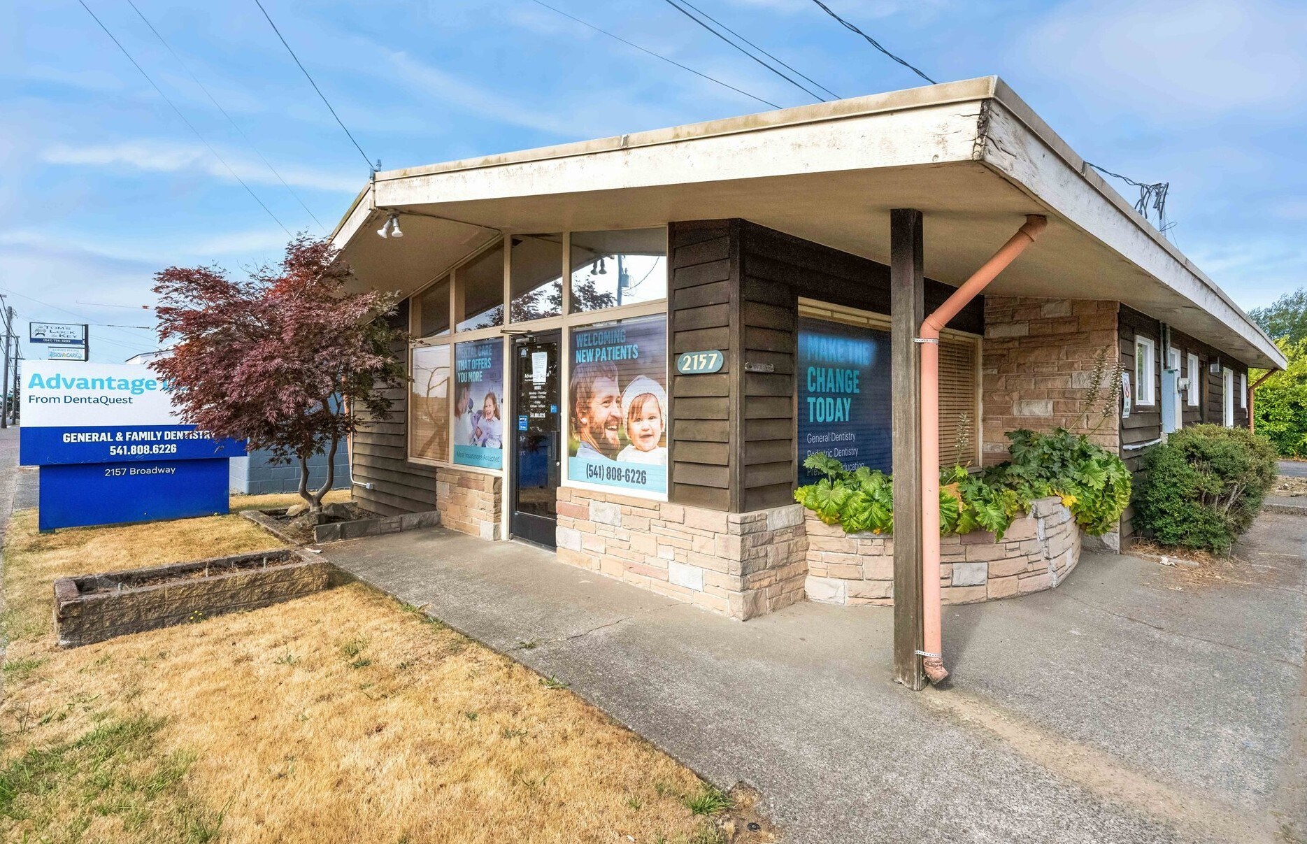 2157 Broadway Ave, North Bend, OR à vendre Photo du bâtiment- Image 1 de 1