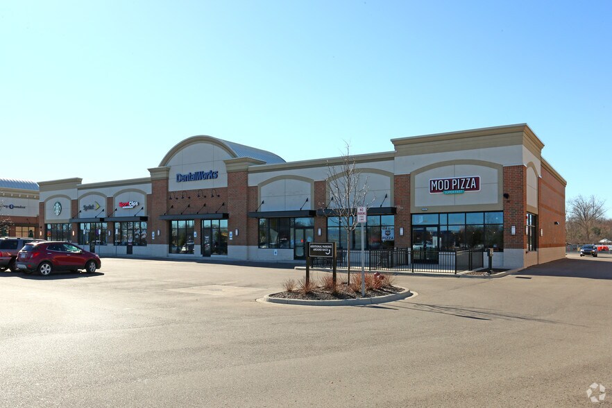 41725-41759 Ford Rd, Canton Township, MI à louer - Photo du bâtiment - Image 3 de 7