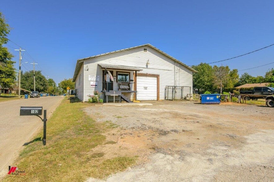 102 Gray St, Henderson, TX for sale - Primary Photo - Image 1 of 18