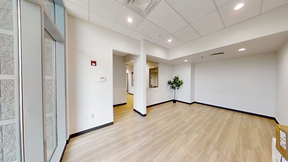 14201 N 87th St, Scottsdale, AZ for lease - Building Photo - Image 2 of 5