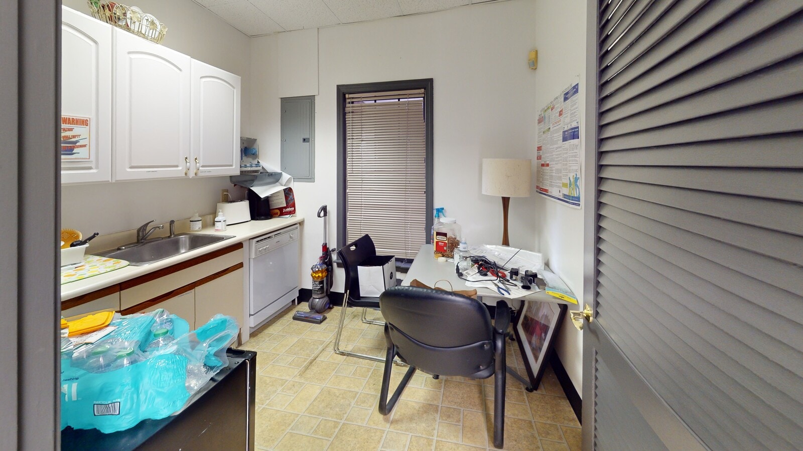 875 Greenland Rd, Portsmouth, NH 03801 - Unit B2 -  - Interior Photo - Image 1 of 4