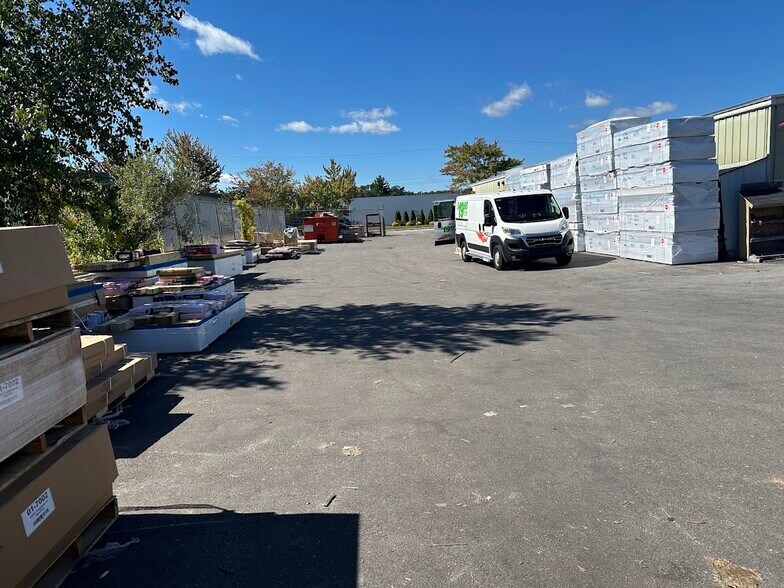 211 Gay St, Manchester, NH à louer - Photo du bâtiment - Image 3 de 3