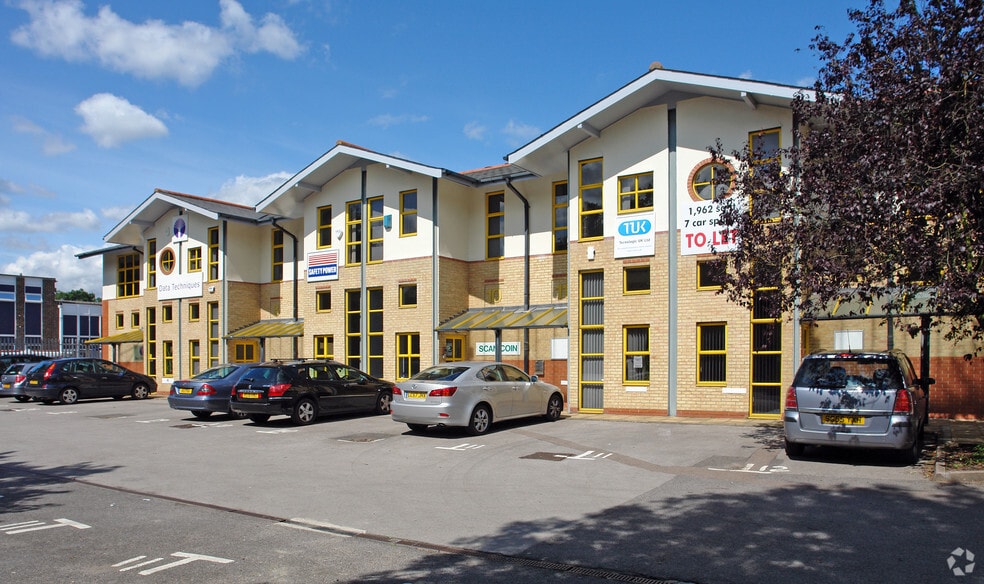 Eelmoor Rd, Farnborough for lease - Building Photo - Image 3 of 6