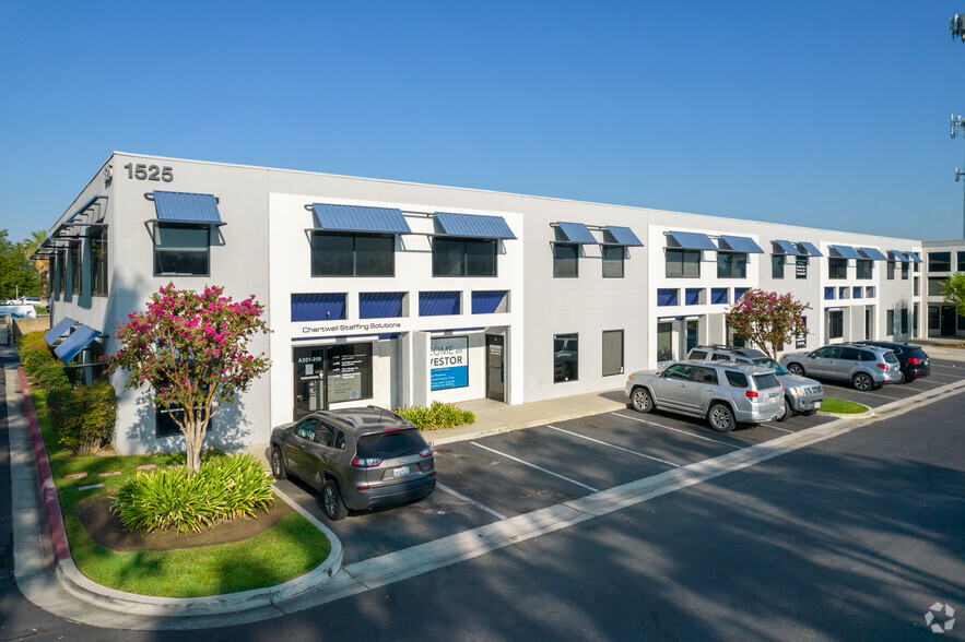 1525 3rd St, Riverside, CA for lease - Primary Photo - Image 1 of 8