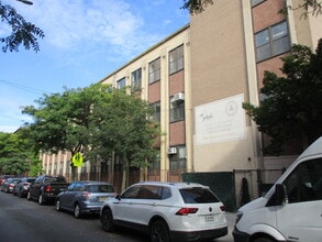 11 Catherine St, Brooklyn, NY for lease Building Photo- Image 2 of 7