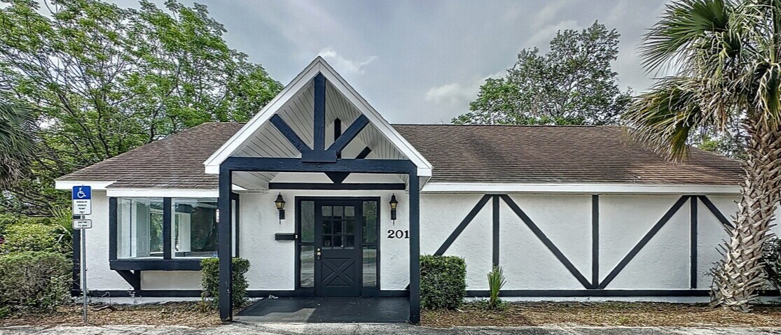 2017 W Main St, Leesburg, FL à louer Photo du bâtiment- Image 1 de 10