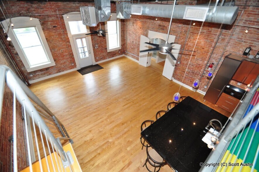 922-924 Military St, Port Huron, MI à vendre - Photo du bâtiment - Image 3 de 10