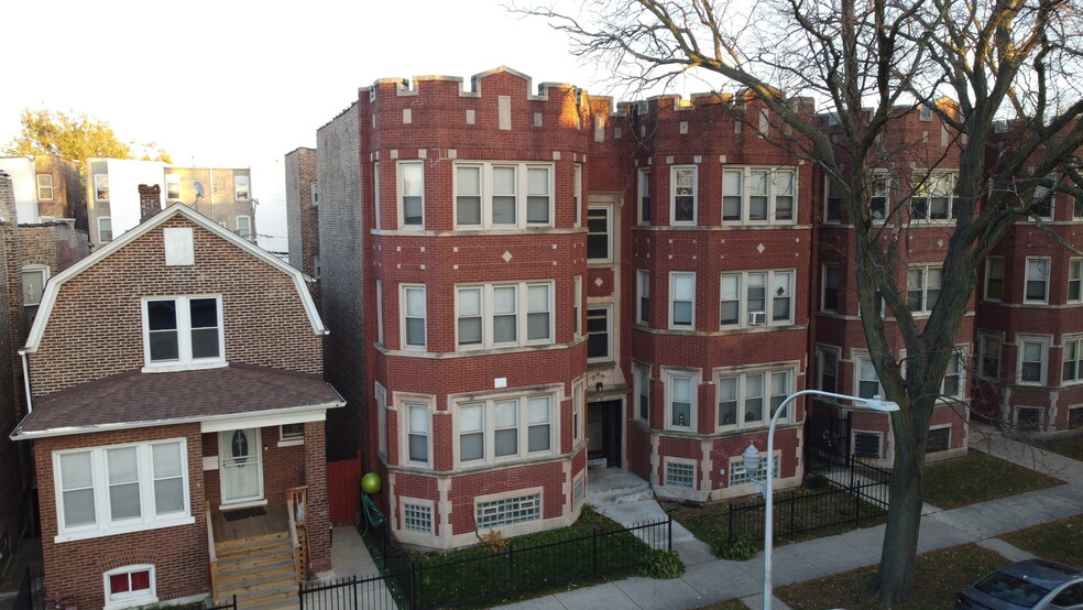 7147 S Cornell Ave, Chicago, IL for sale - Building Photo - Image 1 of 5
