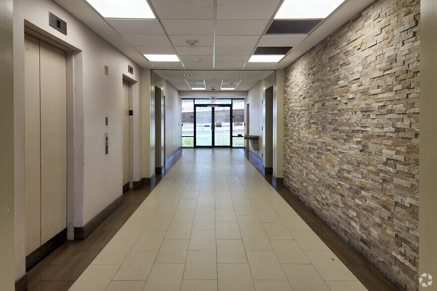 751 Oak St, Jacksonville, FL à louer - Hall d’entrée - Image 2 de 10