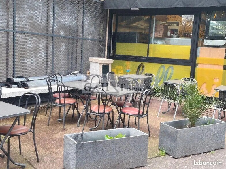 Commerce de détail dans Montreuil à vendre - Photo du bâtiment - Image 1 de 2