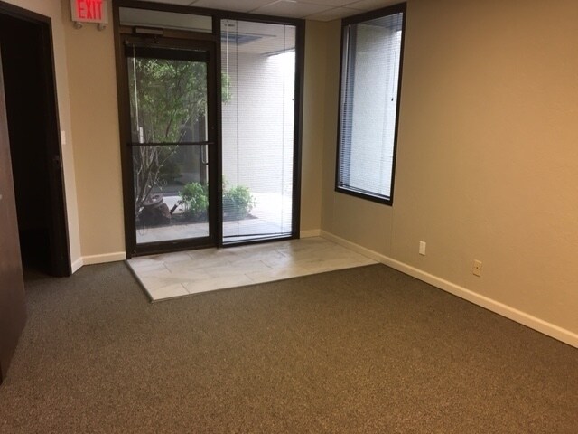 2500 S Broadway Ave, Edmond, OK à louer - Photo intérieure - Image 3 de 6