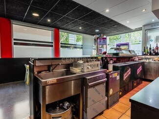 Plus de détails pour Multi-résidentiel à vendre